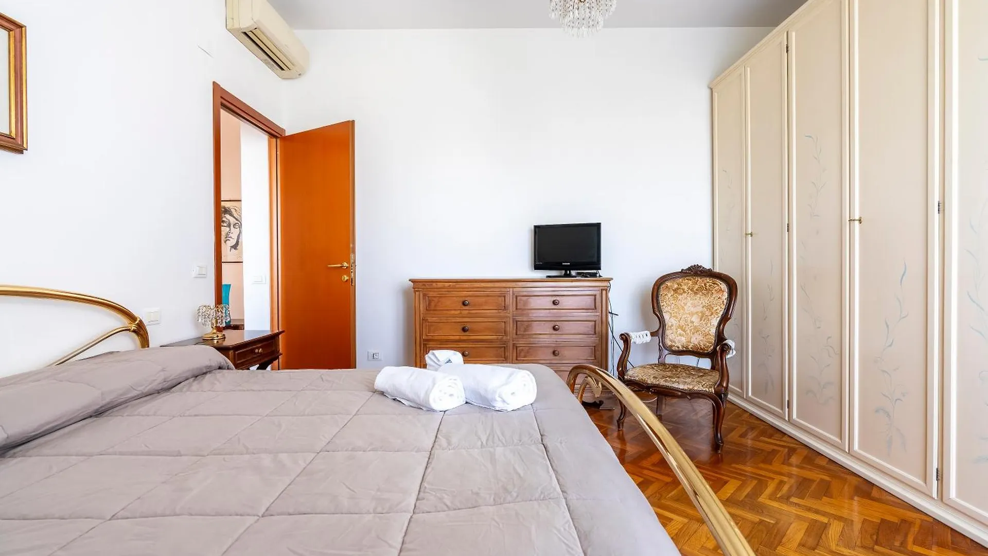 Varlungo Charming Apartment With Terrace Florence